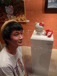 p1050218 Yoskay Yamamto with his Nekkid HK Sculpture
