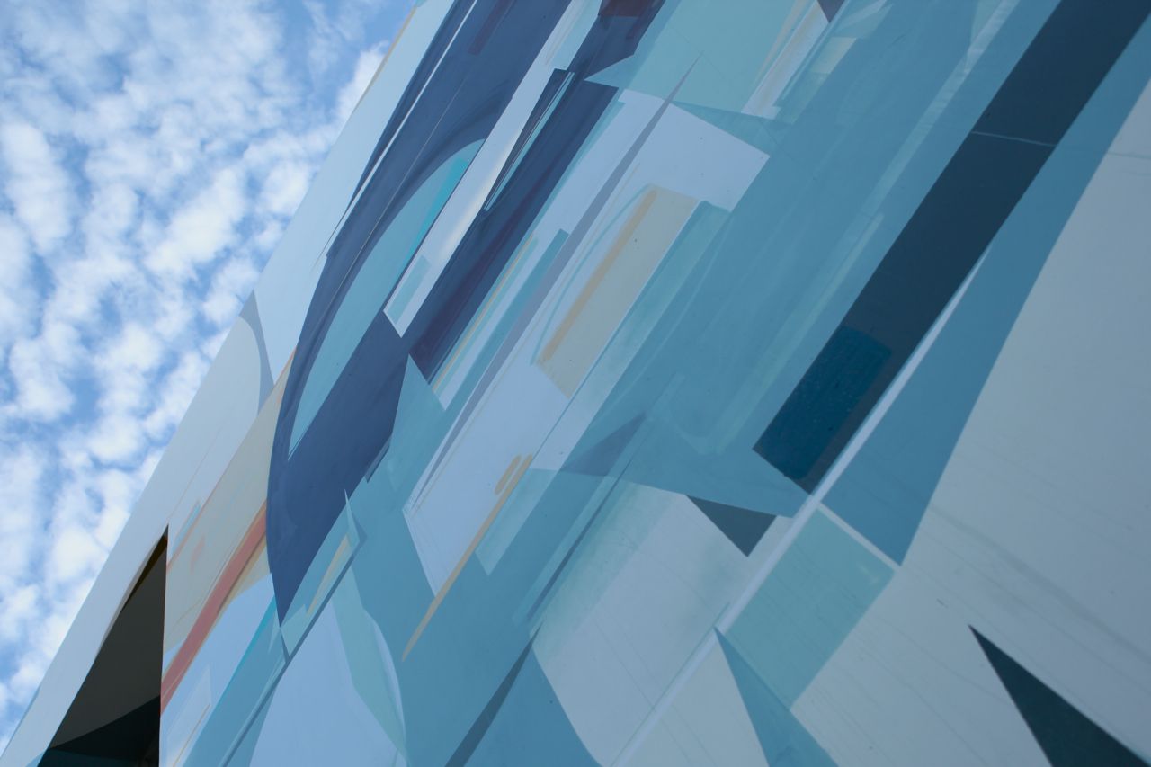 Graffuturism-Augustine-Kofie-paints-the-Amplify-Building-in-Venice-Photo-By-Todd-Mazer-01