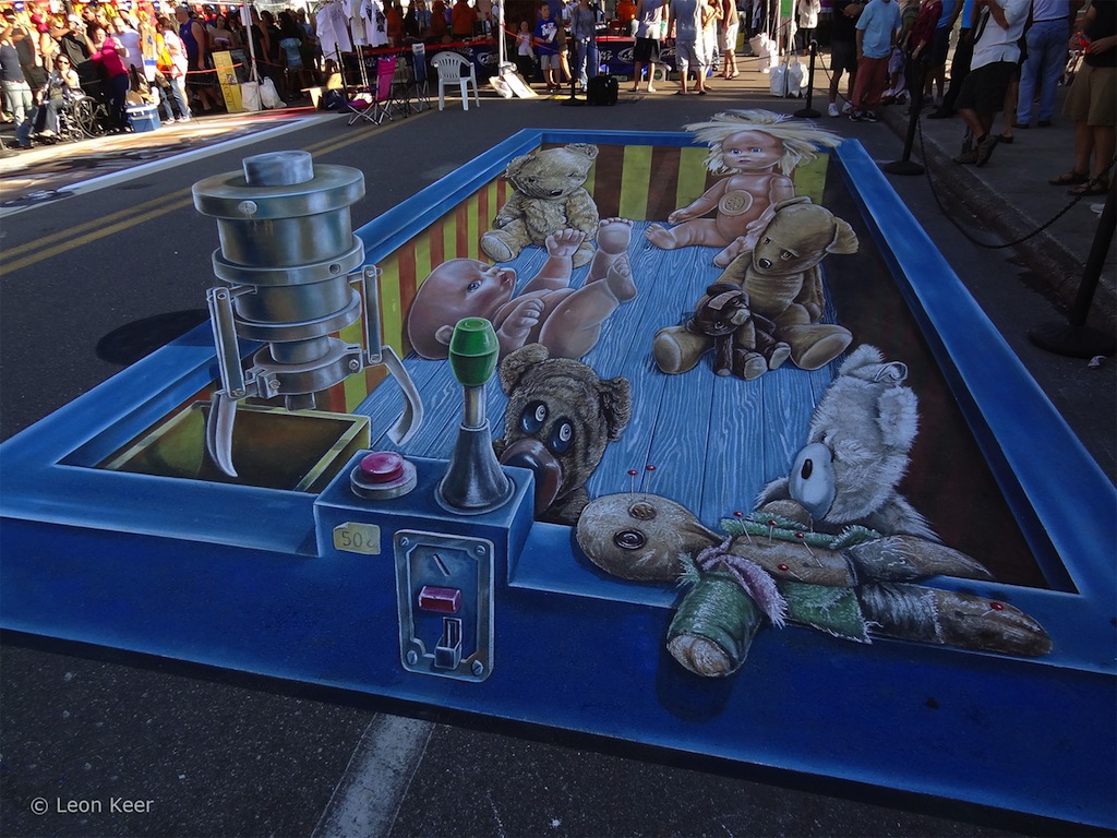 3D-chalk-by-Leon-Keer-at-Chalk-Festival-in-Sarasota-Florida-1
